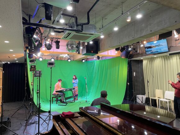 クロマキー撮影 撮影スタジオ,クロマキースタジオ,グランドピアノ,秋葉原ハンドレッド