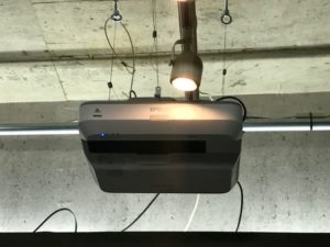 上映会 試写会 ゲーム対戦 プロジェクター 