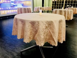 秋葉原ハンドレッド テーブル