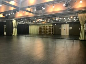 10m鏡面 秋葉原イベントスペース 秋葉原ハンドレッド　ヨガ ダンスレッスン