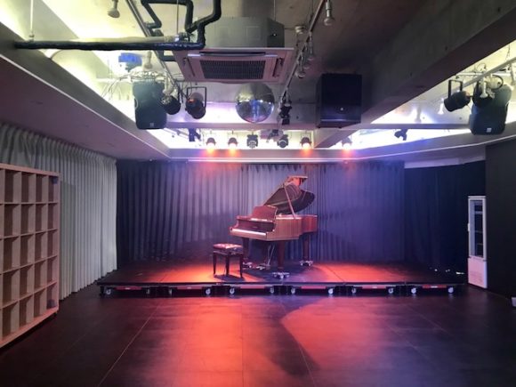 秋葉原 演奏会 ホール グランドピアノ